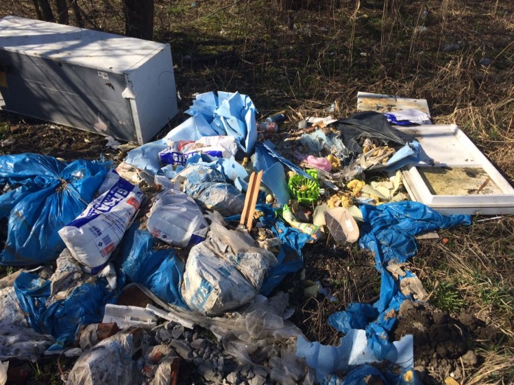 Wójt Gminy Sztutowo apeluje o zaprzestanie nielegalnego wyrzucania śmieci&#8230;
