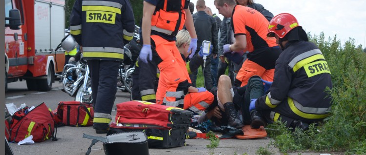 Cyganka, motocykl zderzył się z samochodem, motocyklista poszkodowany - 05.08.2017