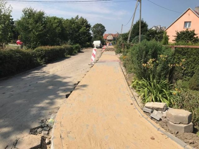 Gmina Nowy Dwór Gdański : Rozpoczął się remont ul. Mickiewicza w Orłowie - 09.08.2017