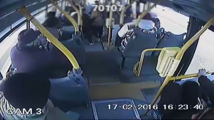 Dzięki reakcji kierowcy autobusu miejskiego w Elblągu nie doszło do&#8230;