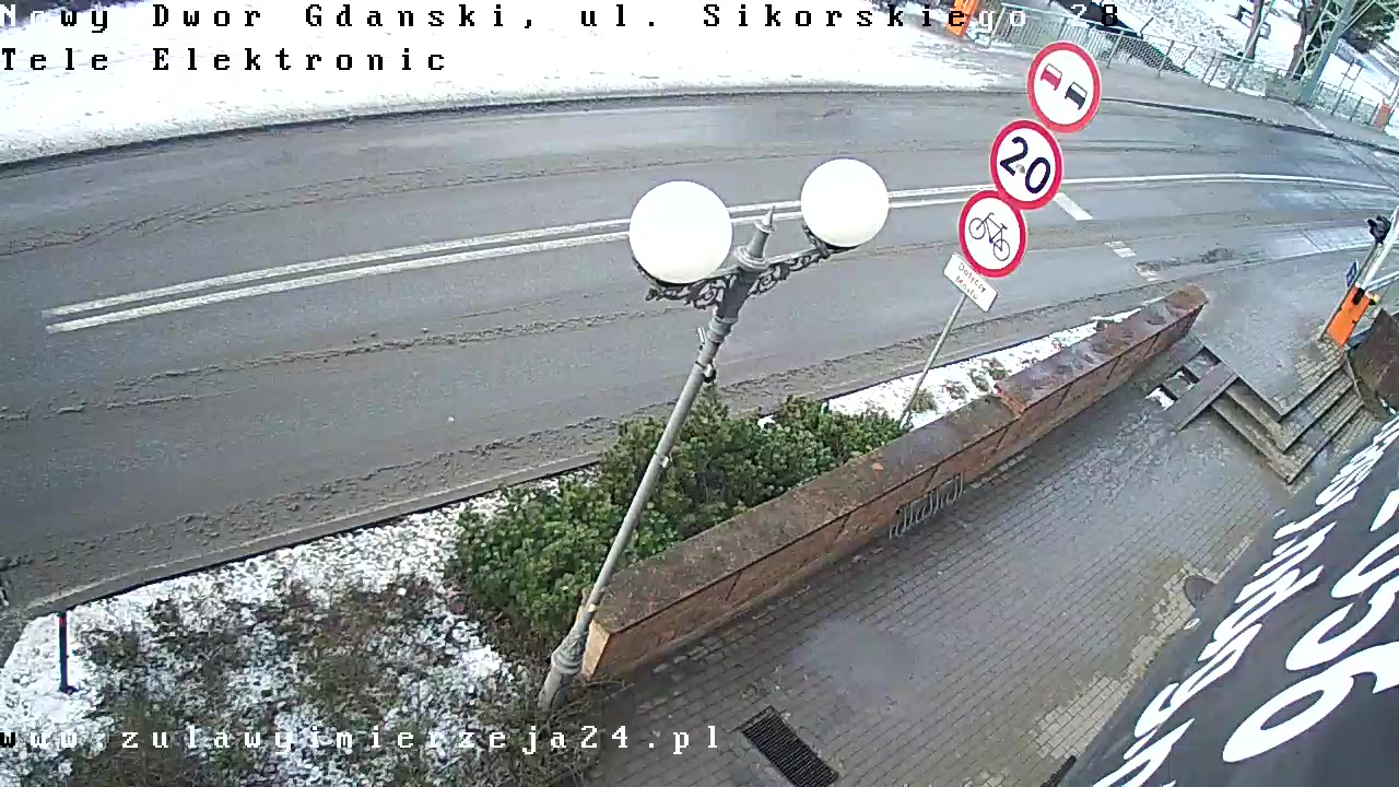 Most zwodzony w centrum Nowego Dworu Gdańskiego zamknięty. Zobacz na żywo