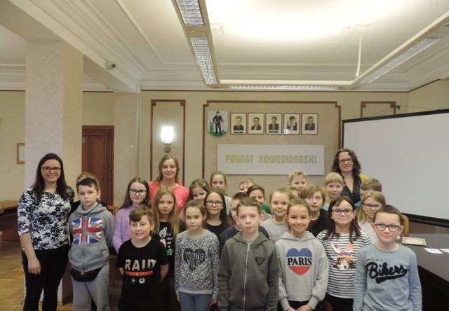  Uczniowie Zespół Szkół w Tujsku z wizytą w Starostwie Powiatowym