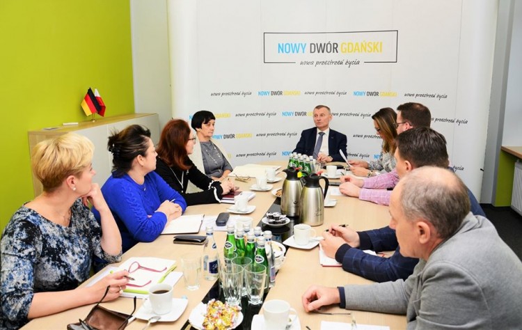 Spotkanie Burmistrza Nowego Dworu Gdańskiego z dyrektorami gminnych placówek&#8230;